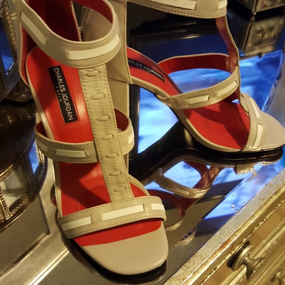 To Small - Picture 2 of 3